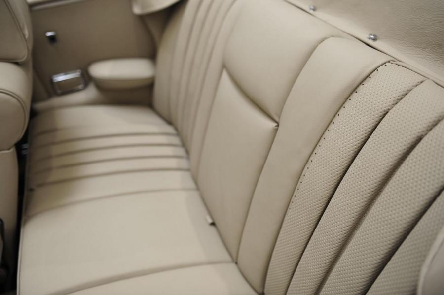 Интерьер Mercedes-Benz 280 SL by Brabus 1973 года  (фото 14 из 25)